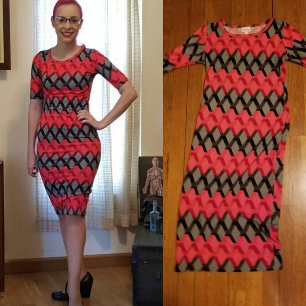 Stylish Pink and Black Zigzag Dress